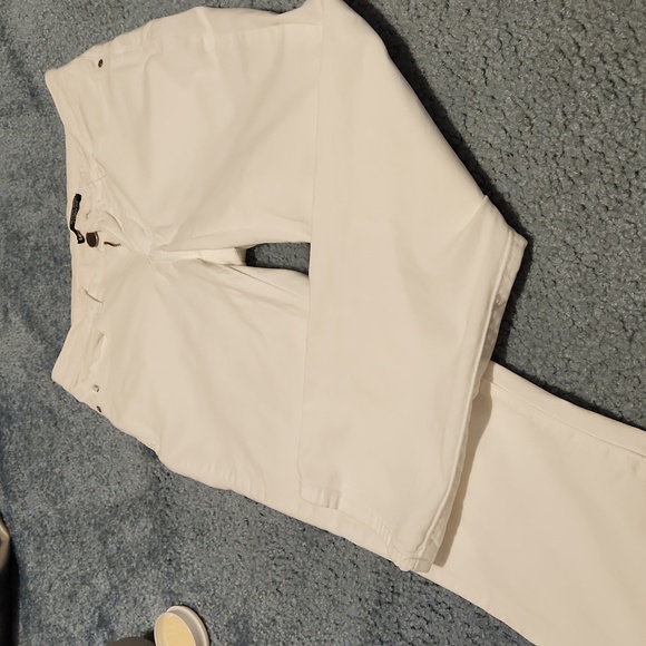 LEE white ankle length like Capri pants - Picture 3 of 5